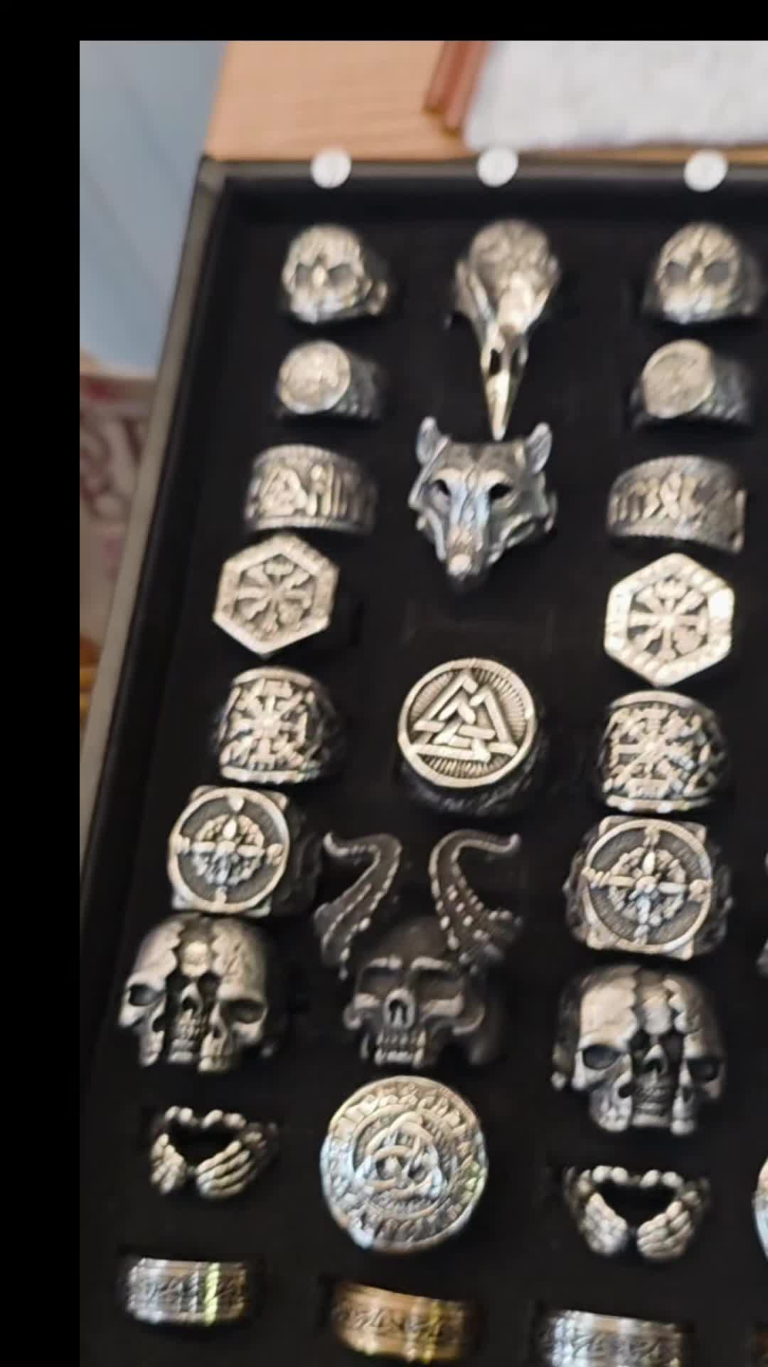 @Crystals & Curiosities