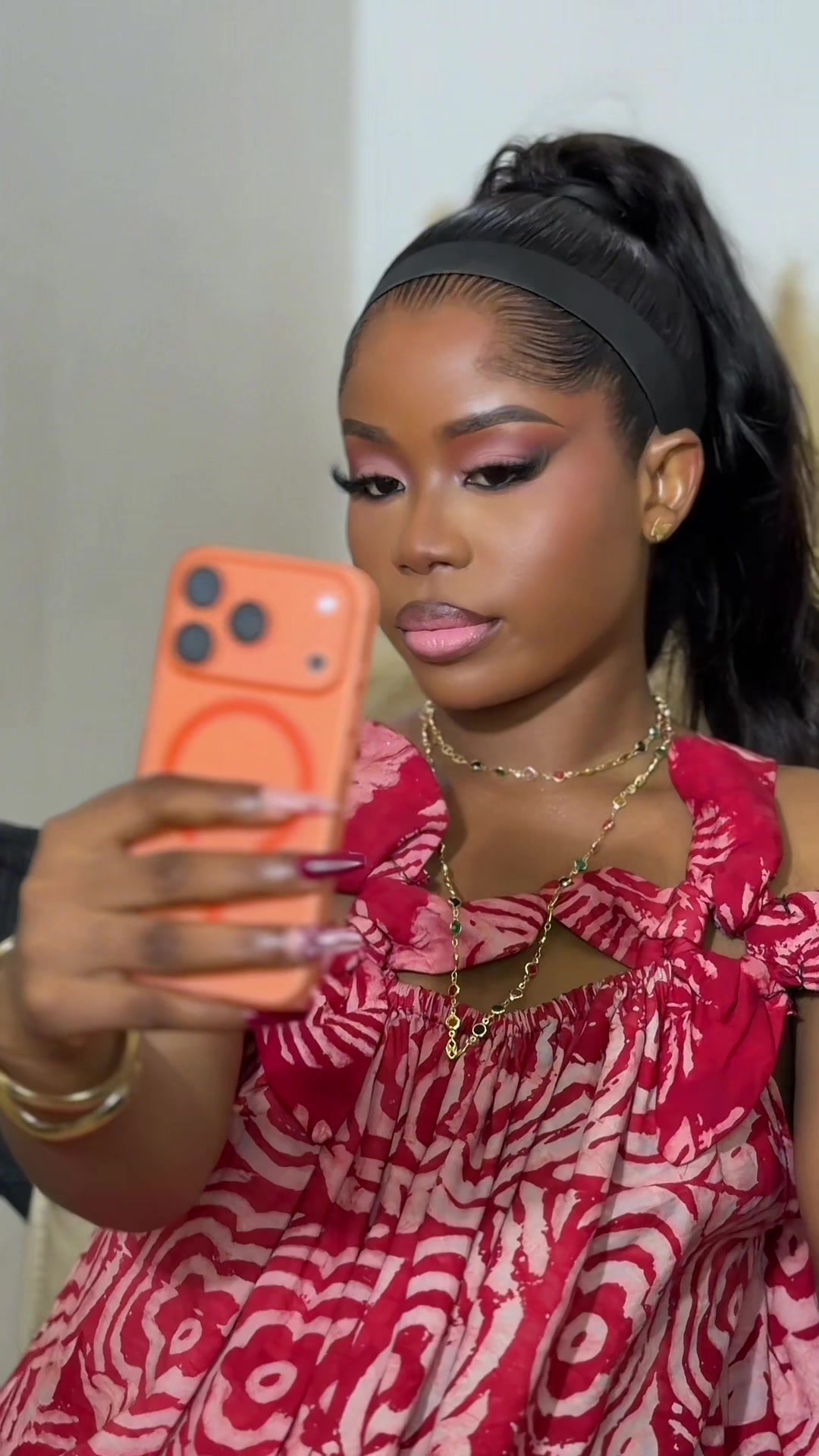 @glambybibee