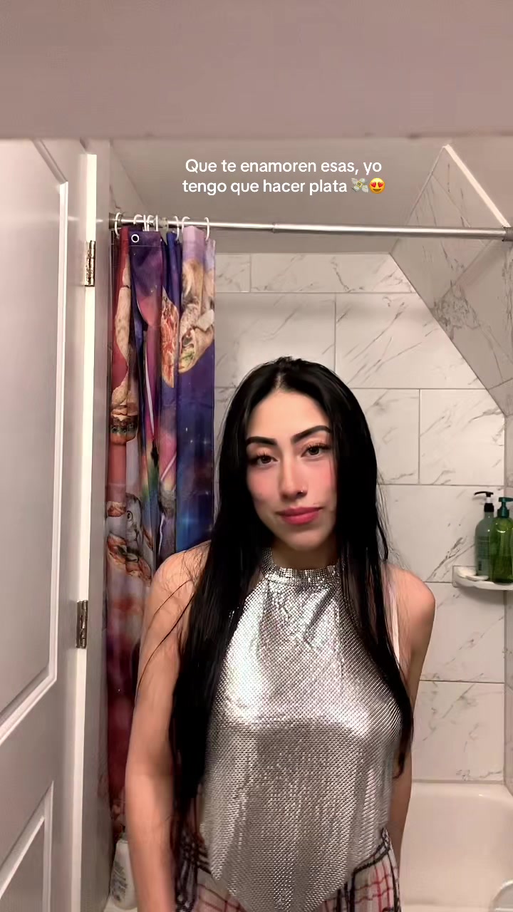 @👑__RØSÄ__🌹