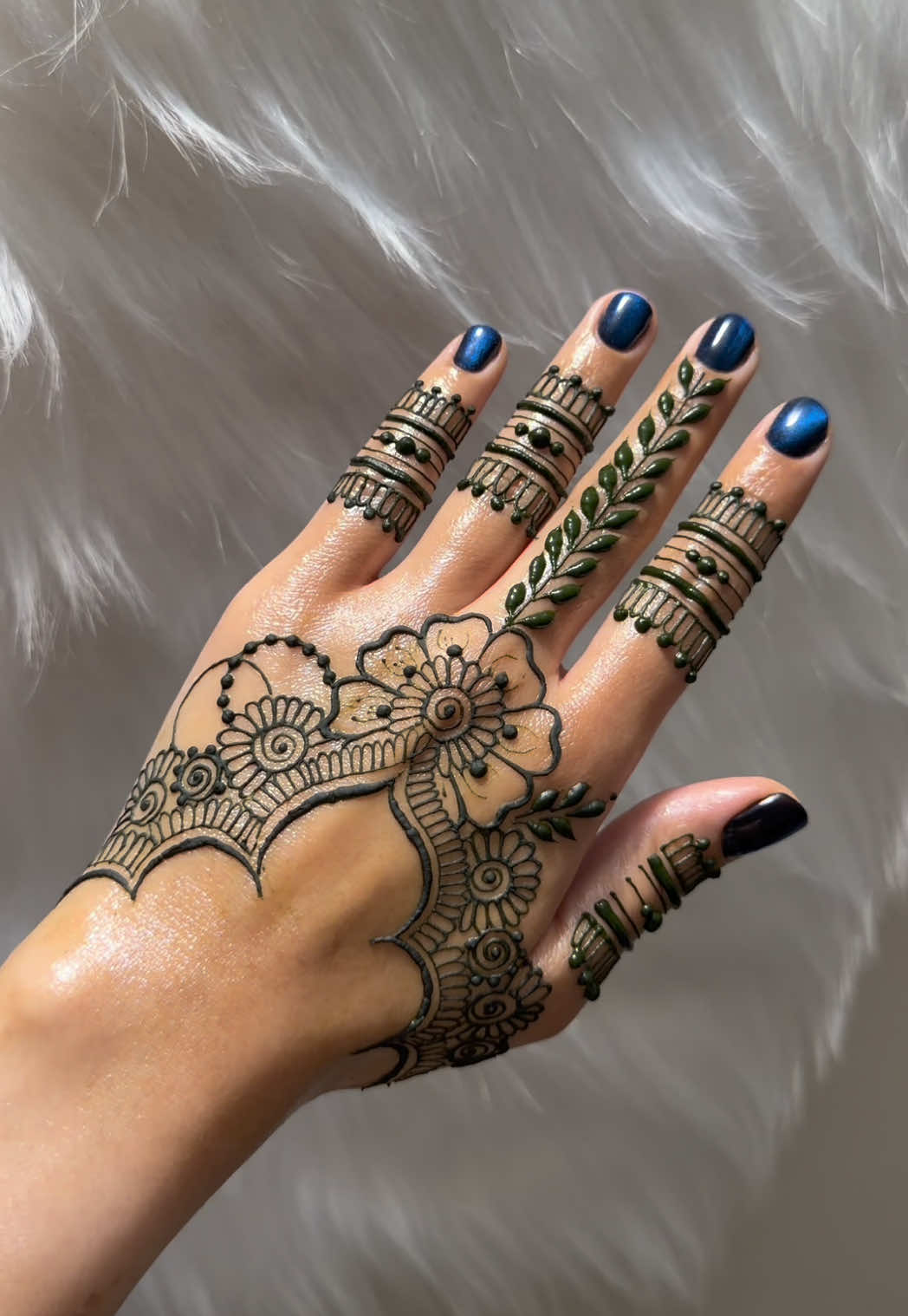 @charmsofmehandi