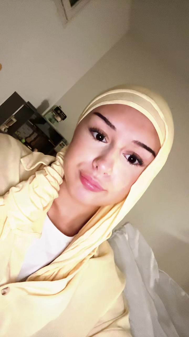 @𝐂𝐡𝐥𝐨𝐞́'🥥🐚🌺🪼