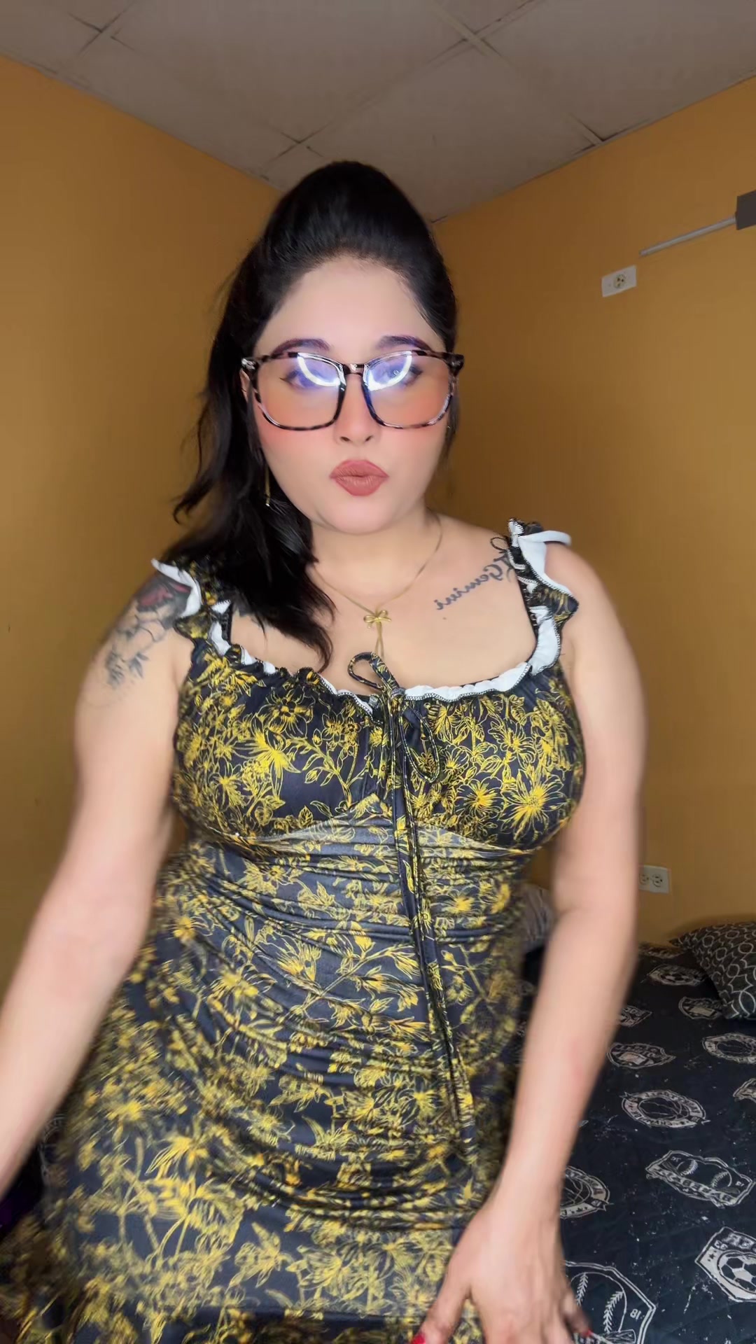 @SEXYNADIA123
