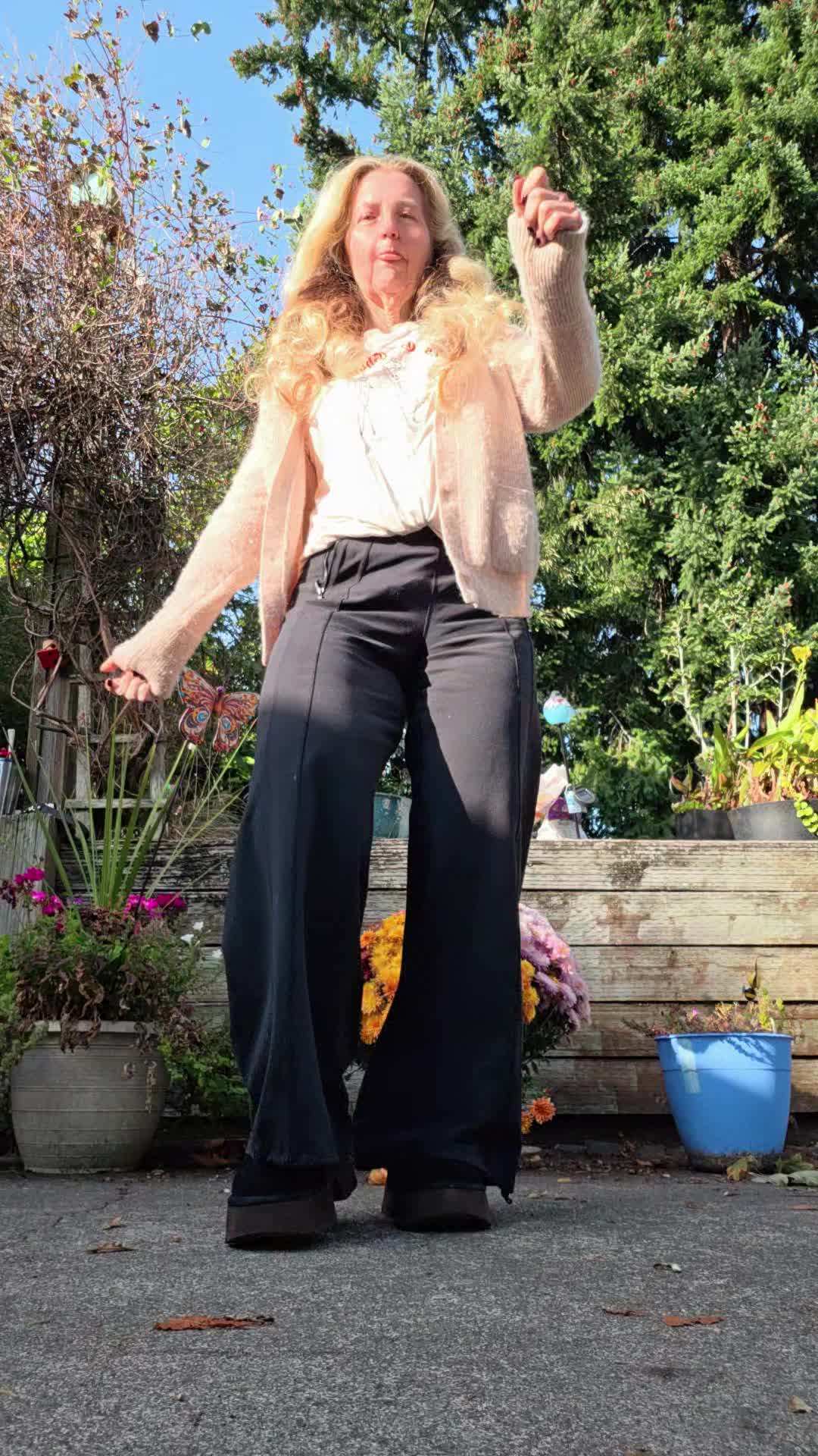 @SativaAyme420