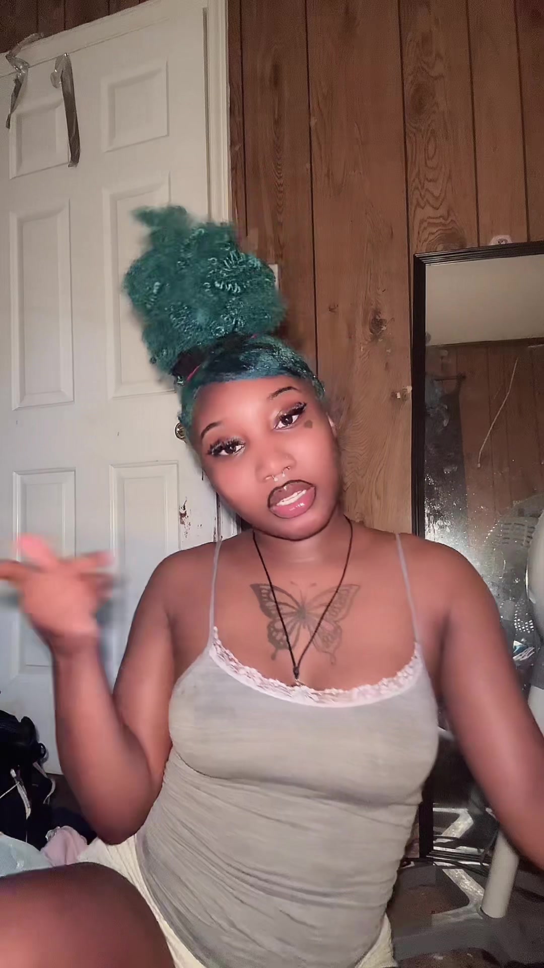 @peepintomySoul