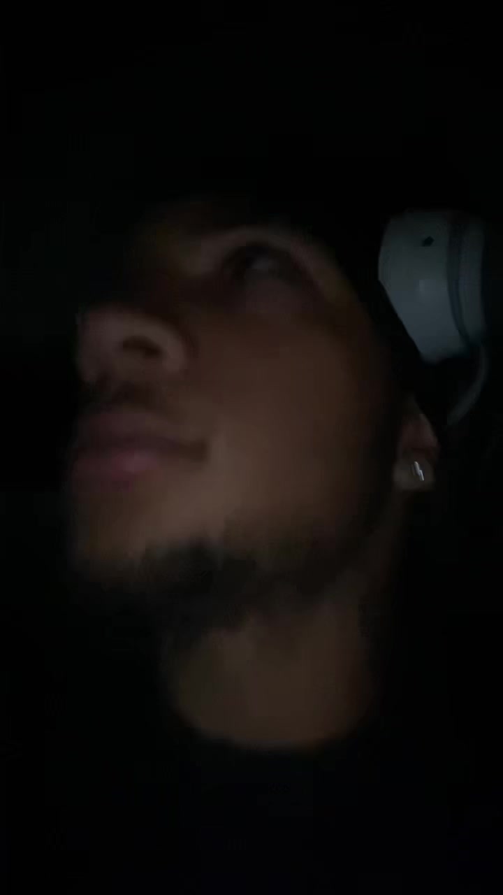 @Tay🎸.