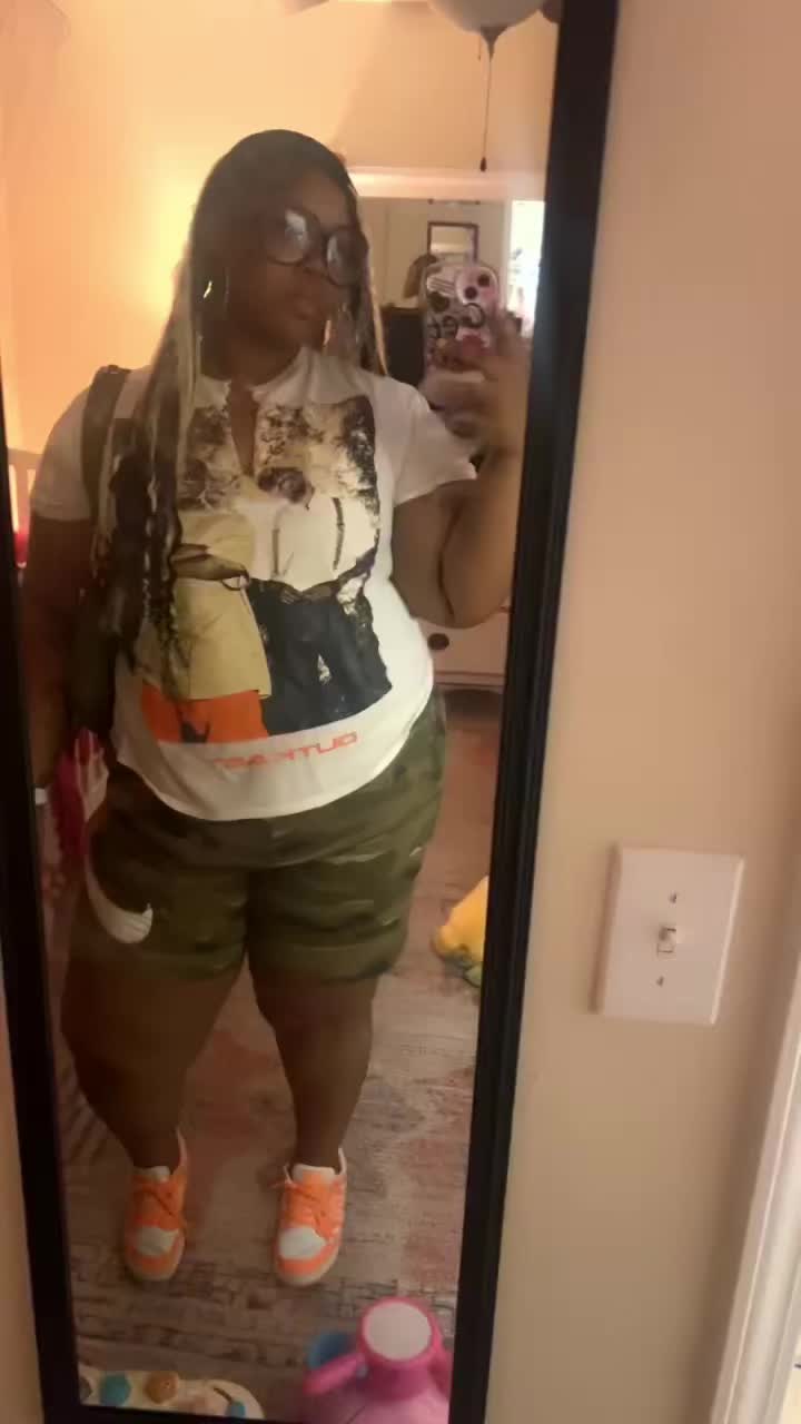 @Lady_.Desi