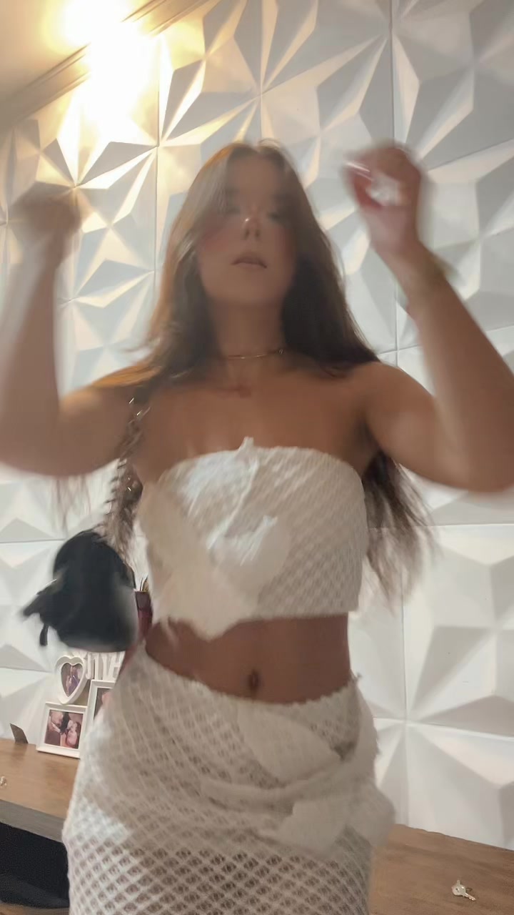 @amabillyeloise
