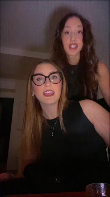 @Elisagarroo_