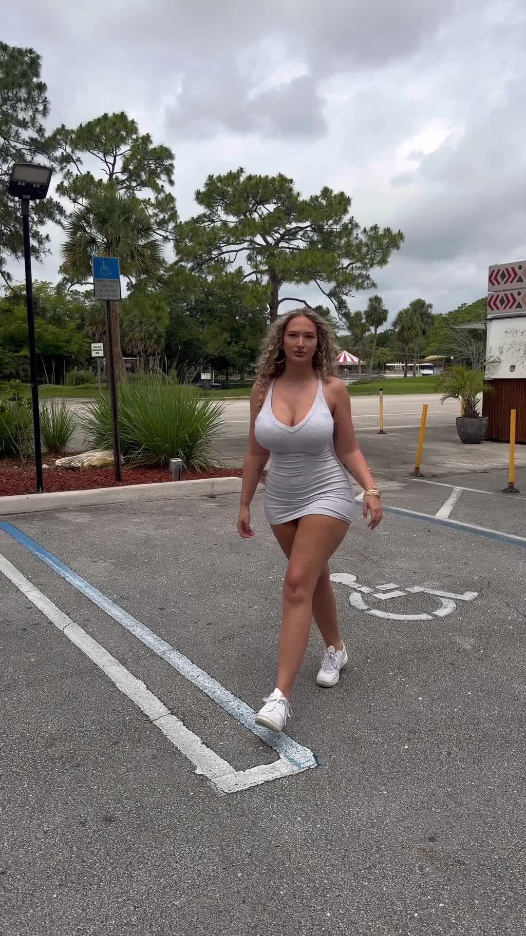 @Ariana Nicole