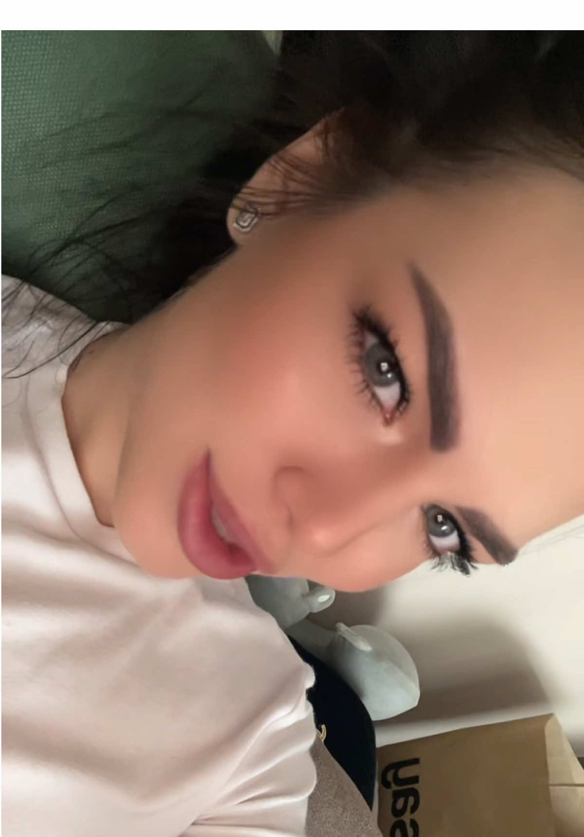 @adelyinna