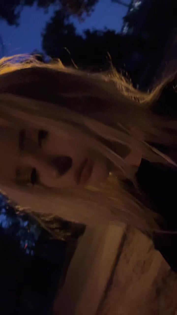 @r1na