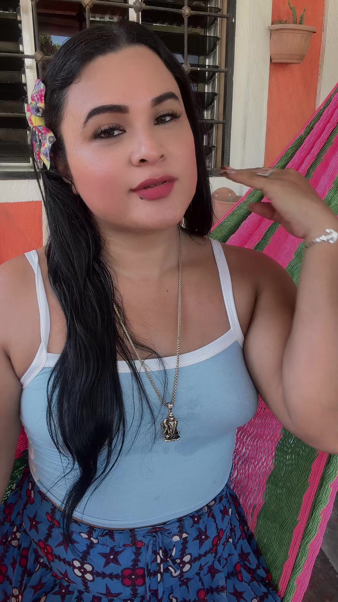 @Ana la catrachita