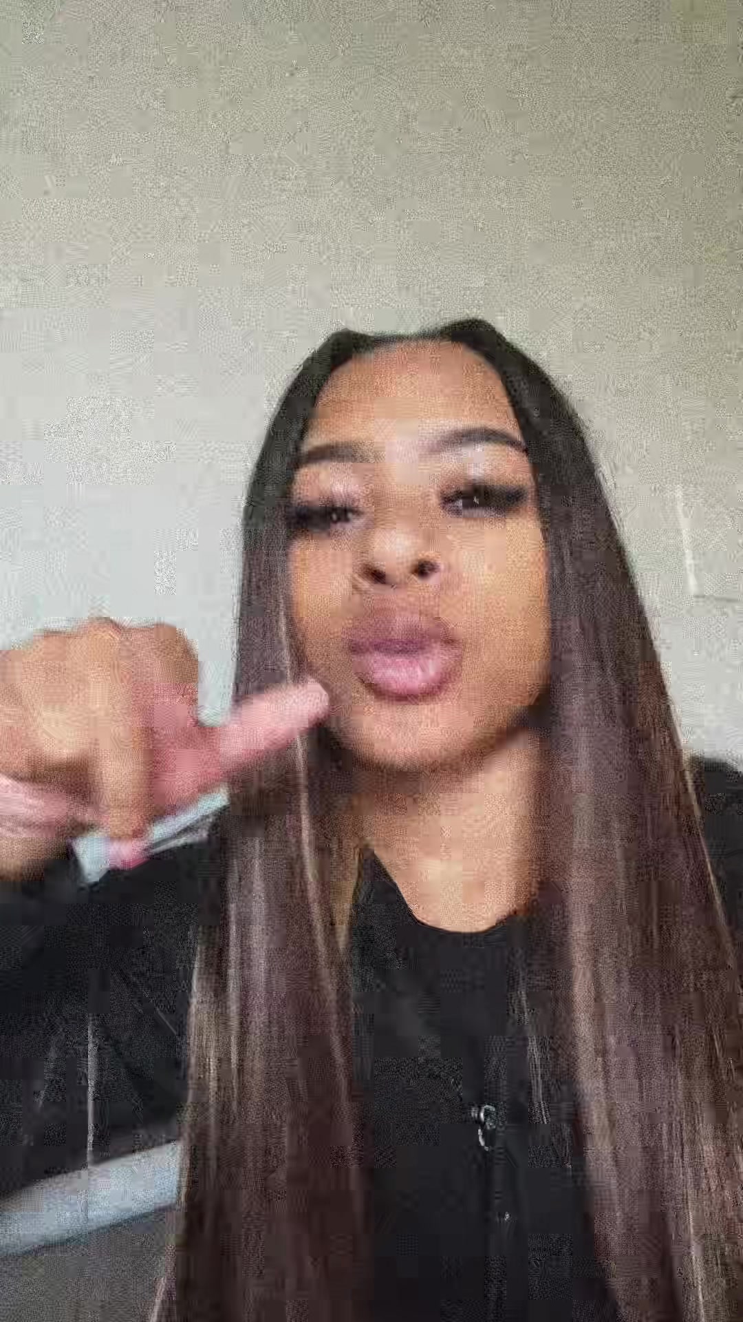 @Mia