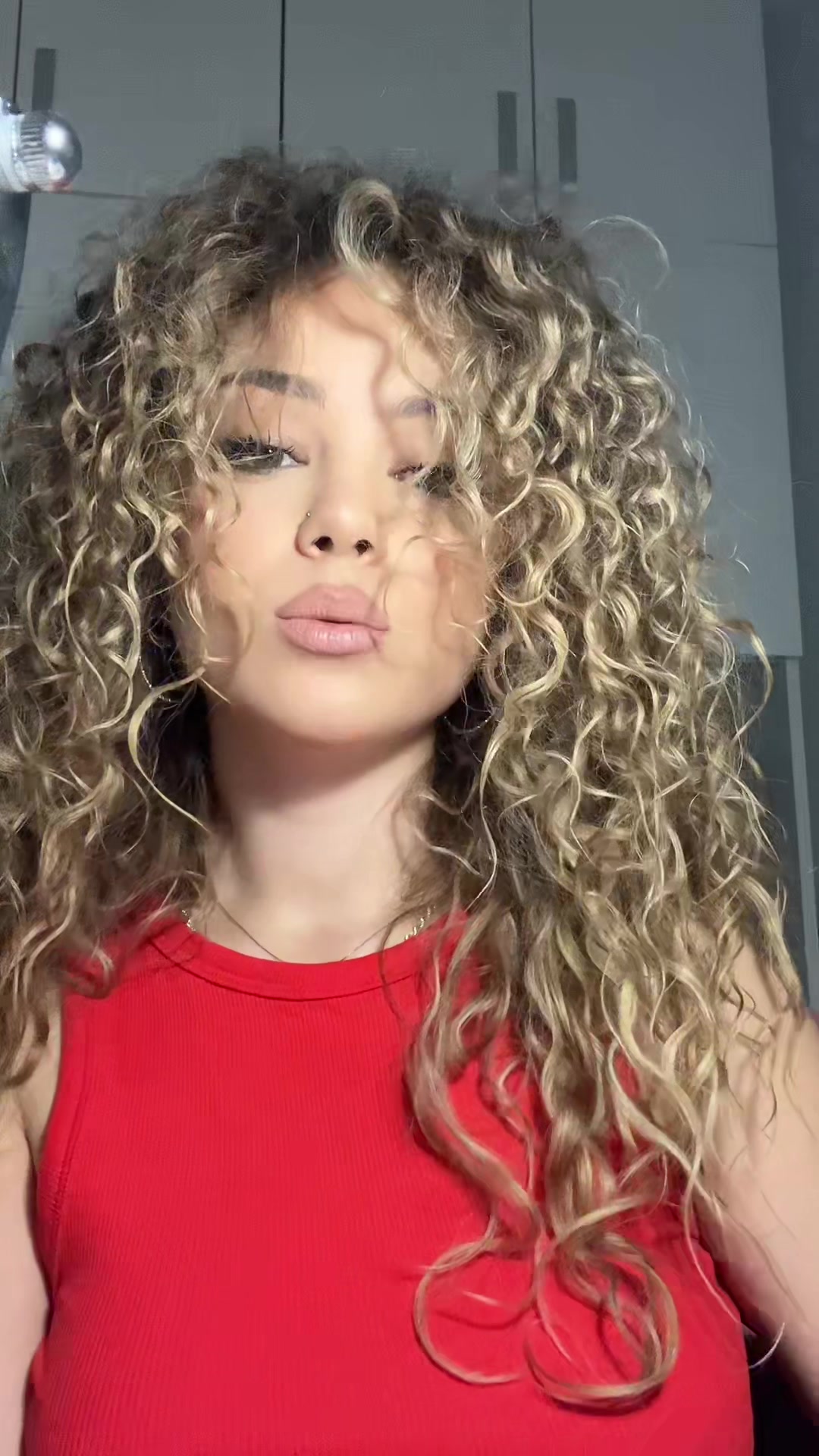 @isidora