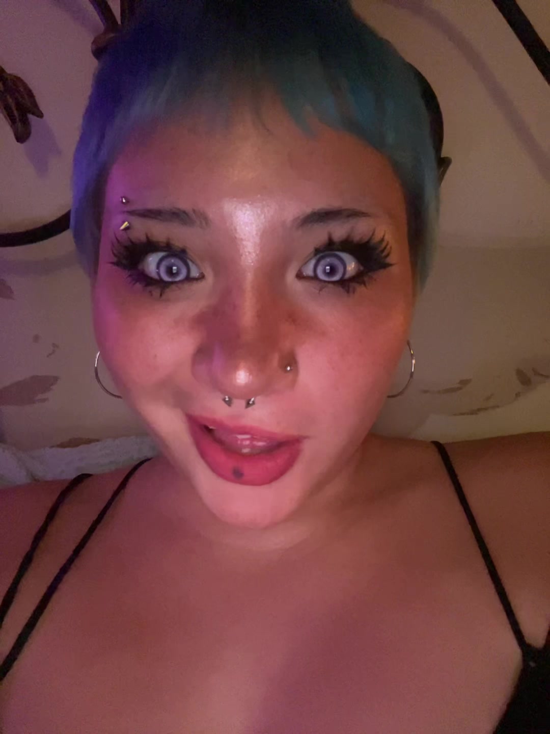 @(o_O)