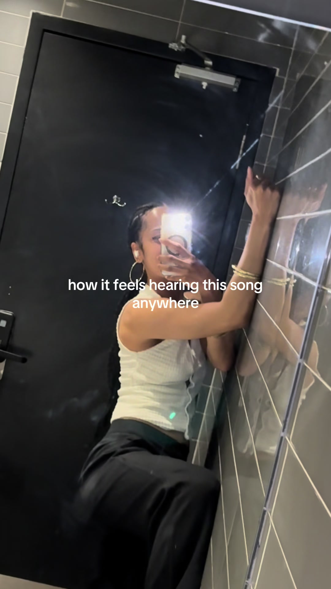 @ELLENIA MIONI