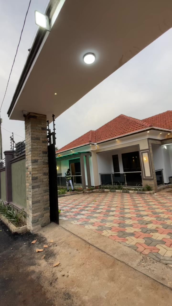 @hallmarkpropertiesug1