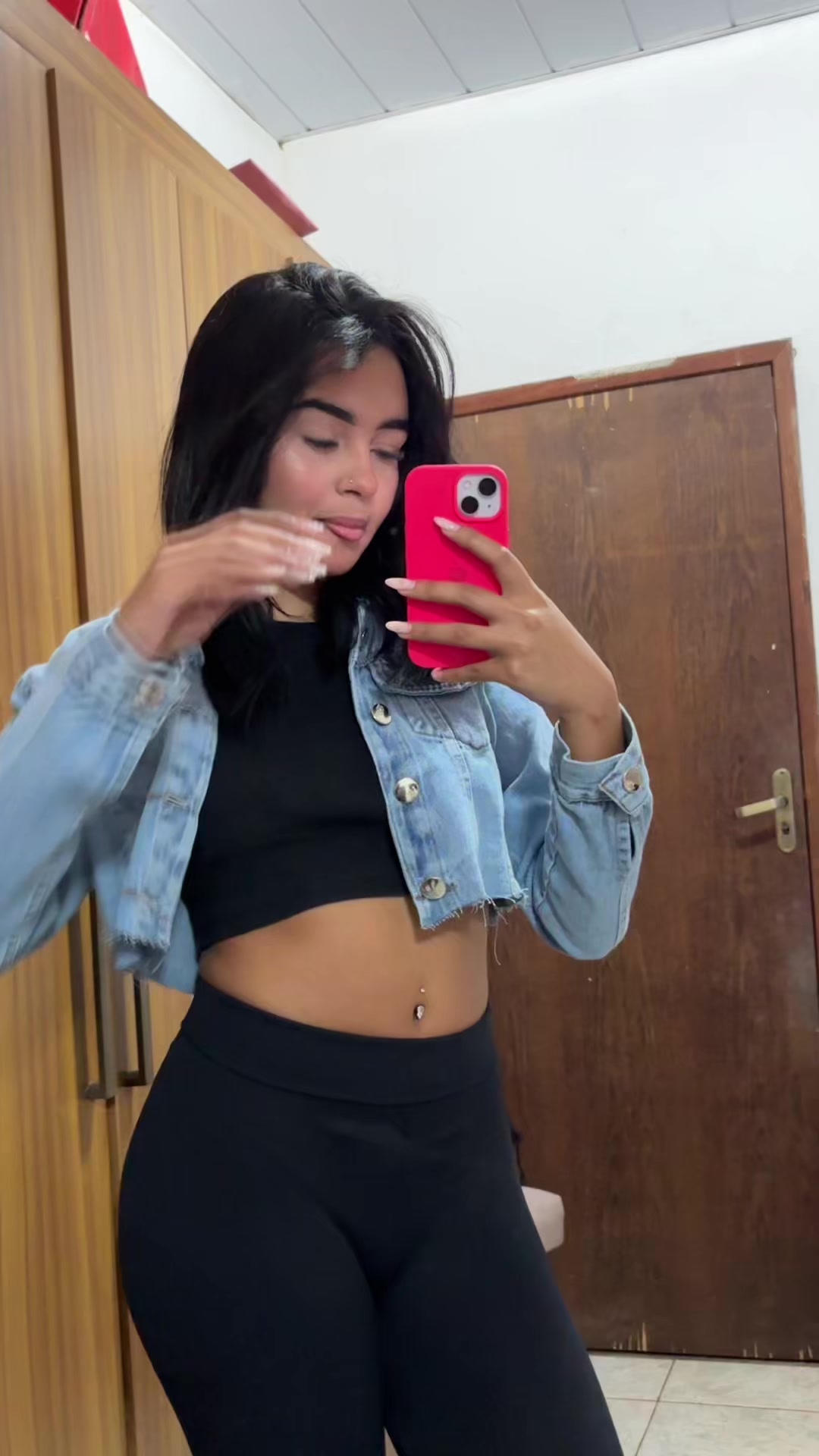 @juliafwz