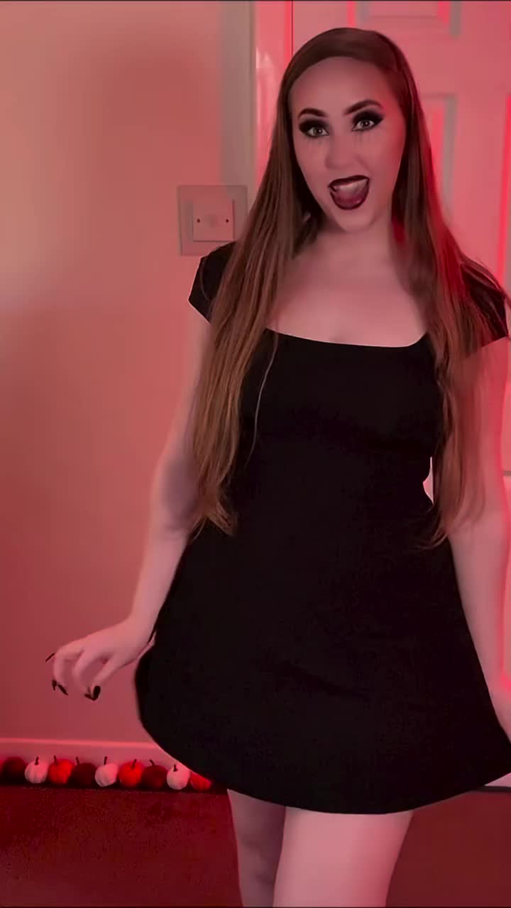 @mistress lola
