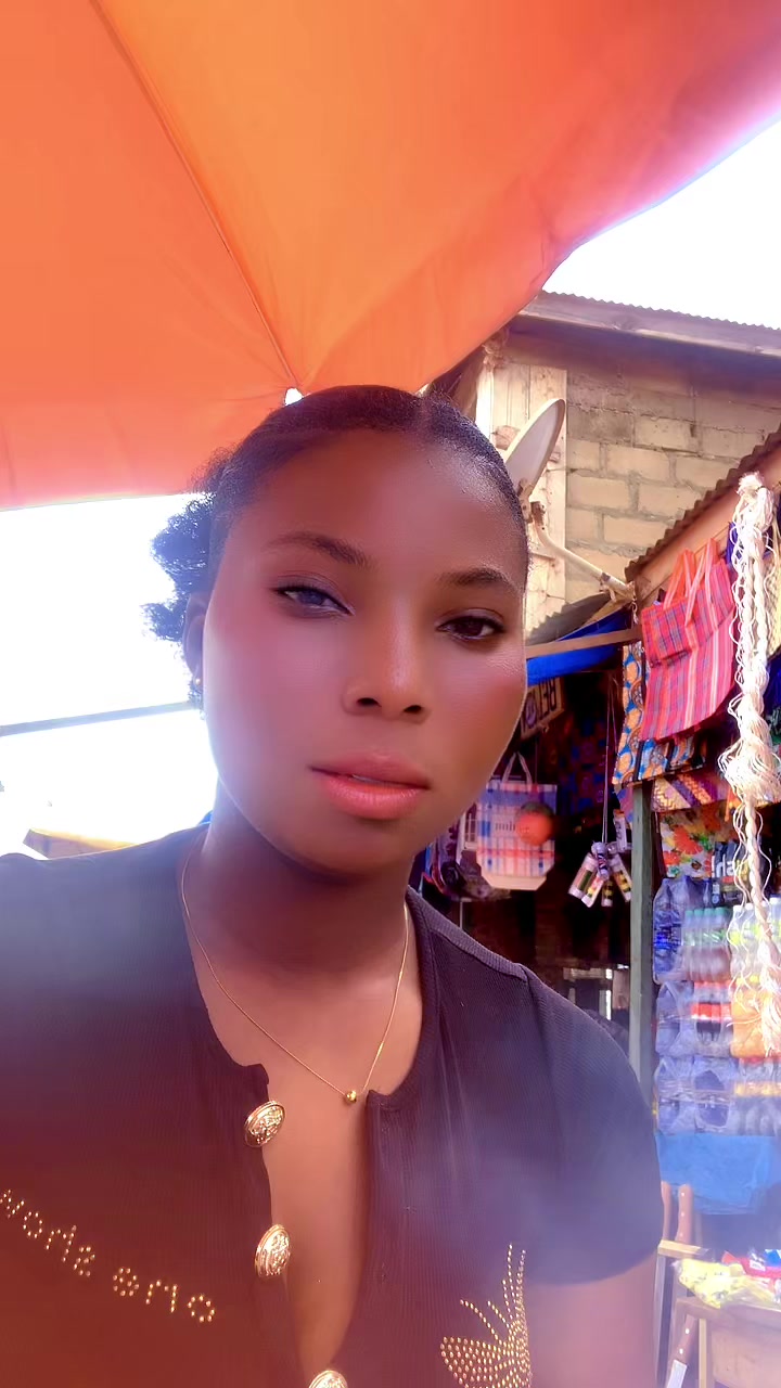 @Lovia