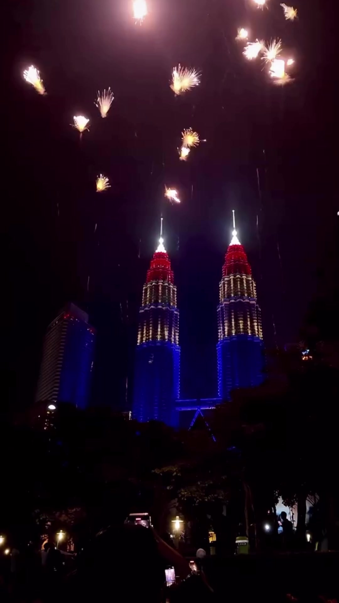 @16:06💙😎