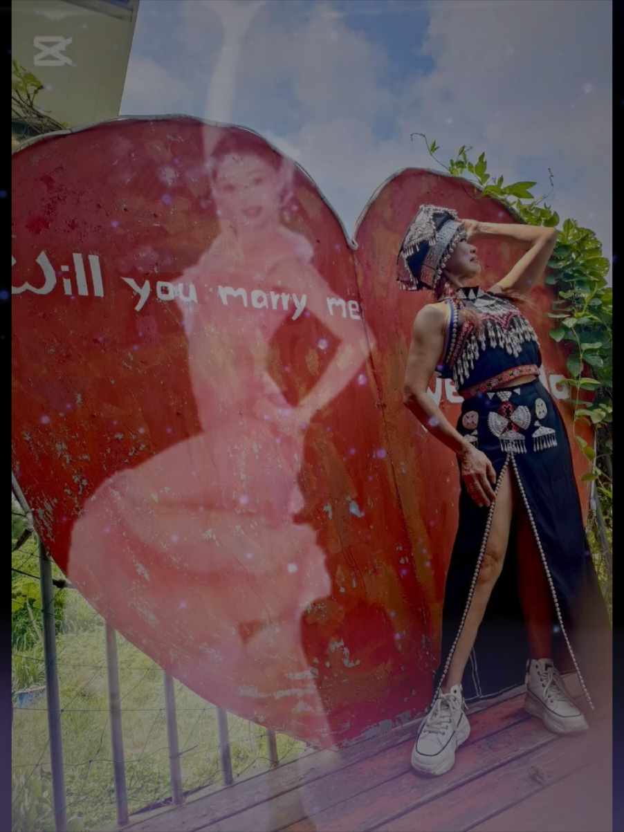 @Queen