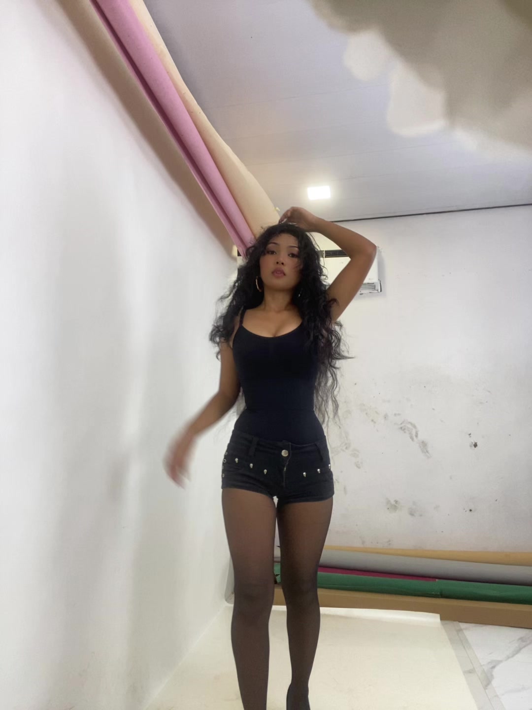 @ellenisaur_ on ig