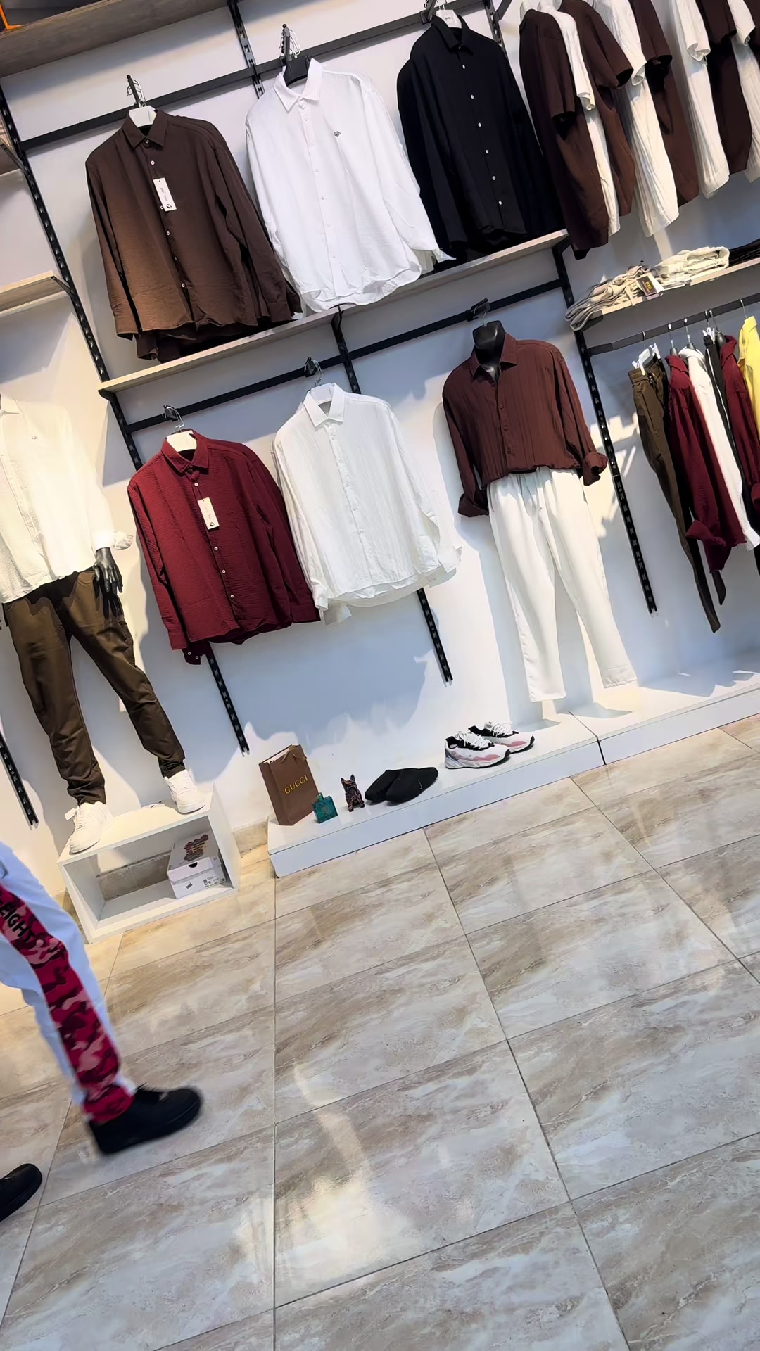 @معتز لملابس الشباب والاحذيه🛍️