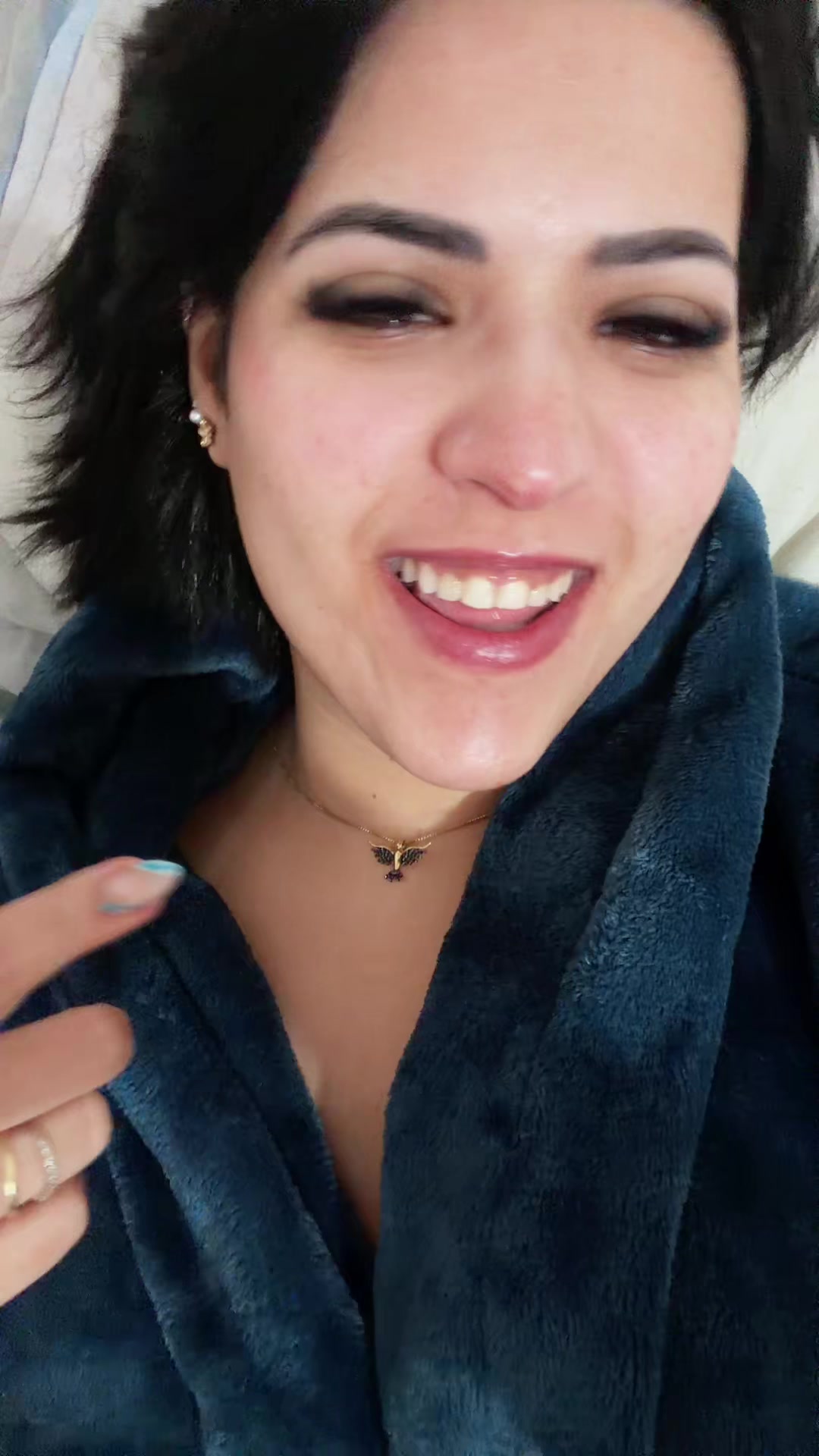 @aninhambs