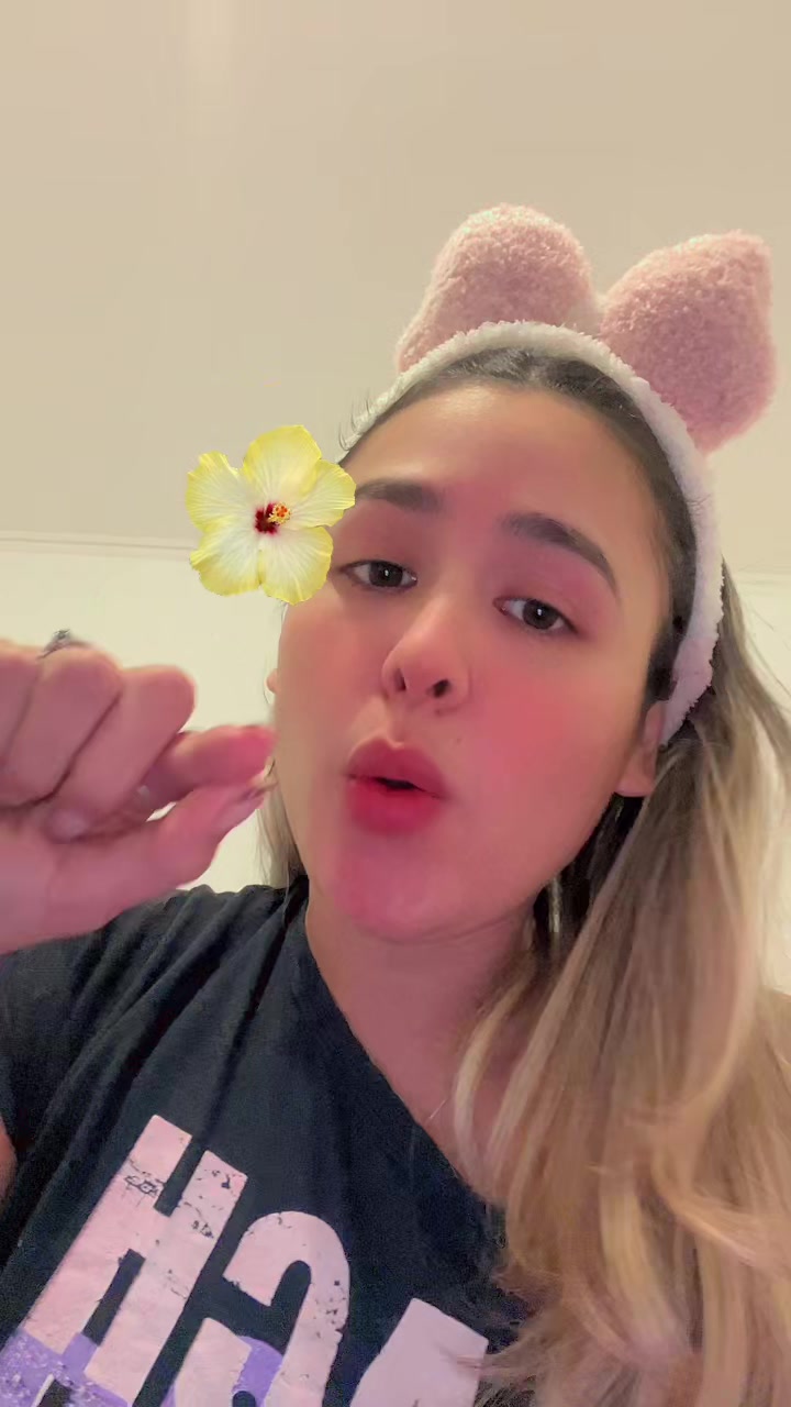 @Jennifer Lorrana 🐝