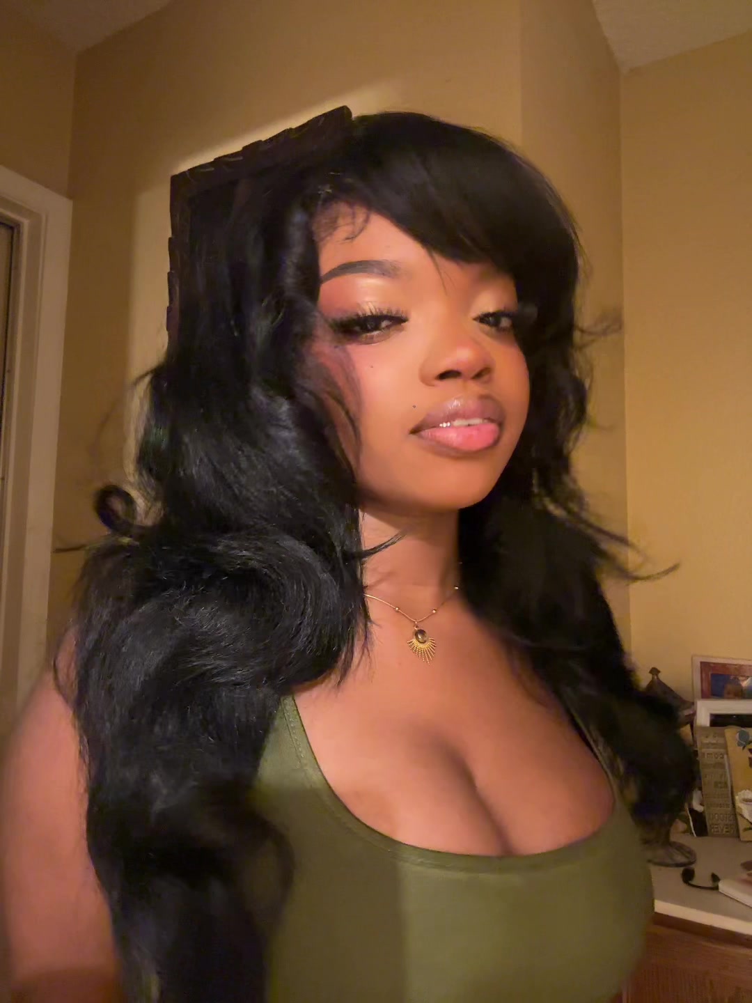 @✰.