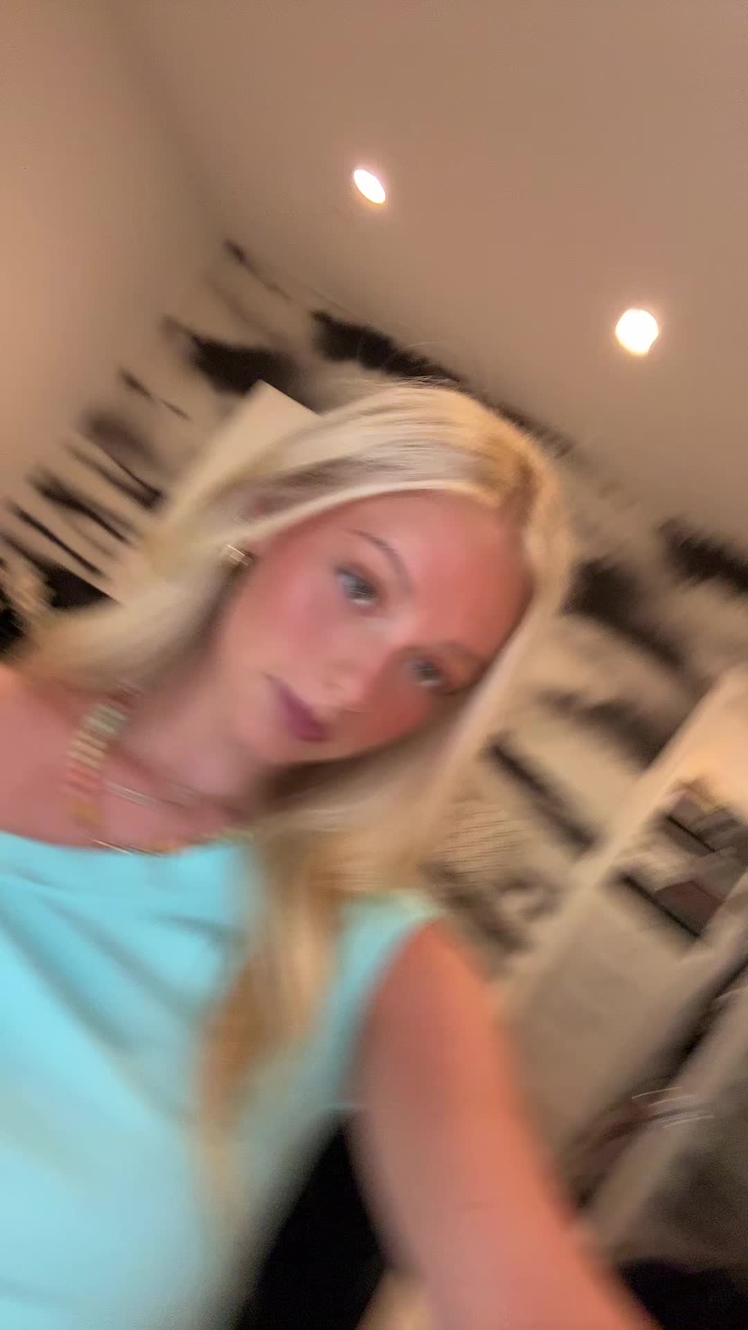 @chloe