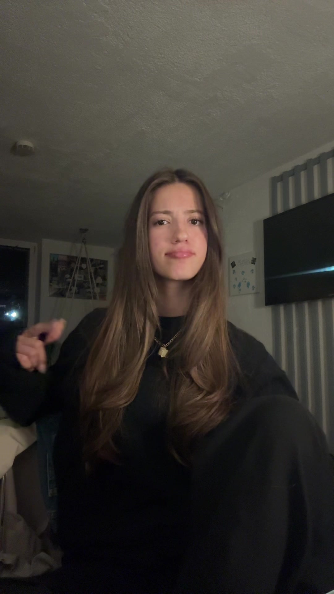 @𝐬𝐚𝐫𝐚