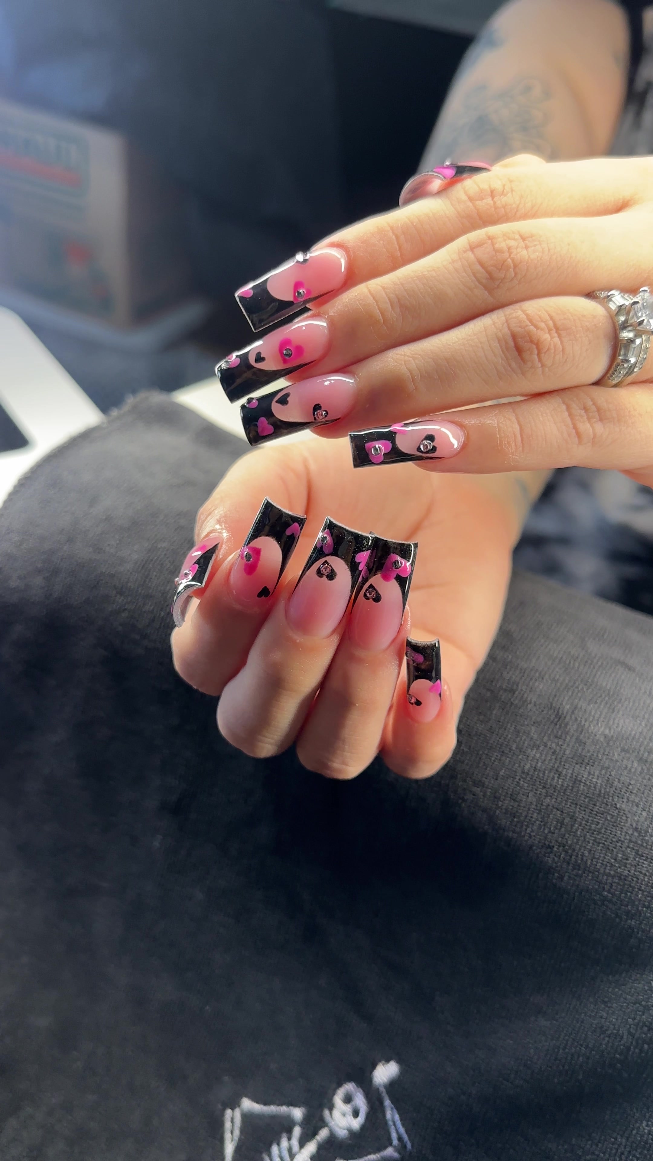 @softbutsharpnails