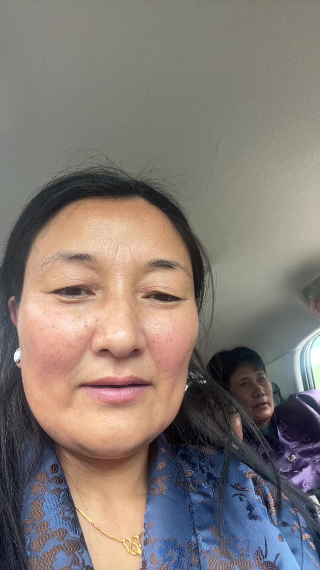 @ཝང་བཟངམོ་བསོད་ནམས་བུ་ཁྲིད།