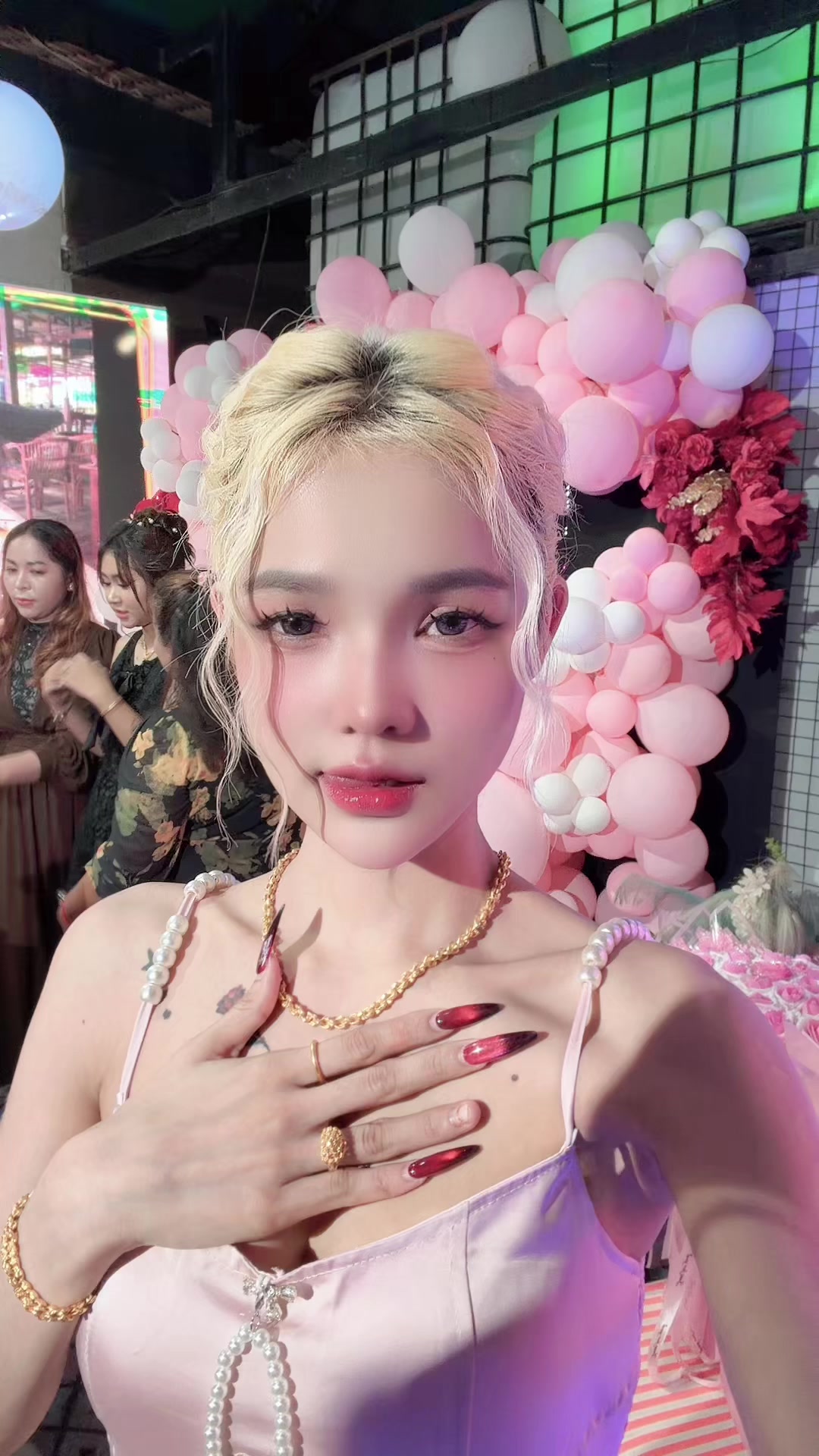 @យូ សៀវ មុី🤷♀️