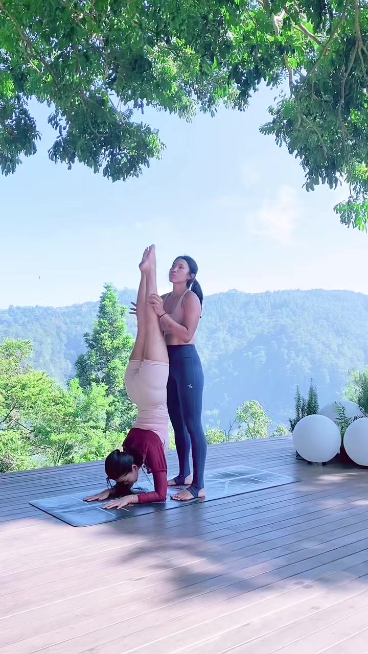 @putri | yoga enthusiast