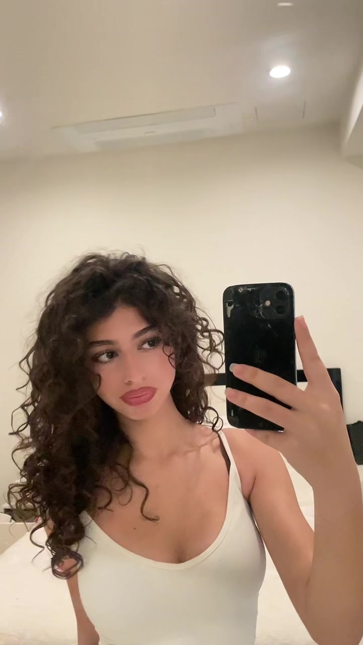 @ℰ༒