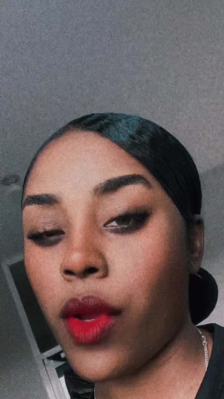 @Titi___