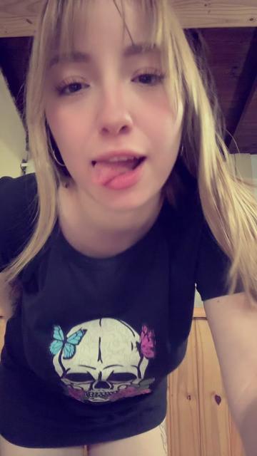 @neekoliinaa