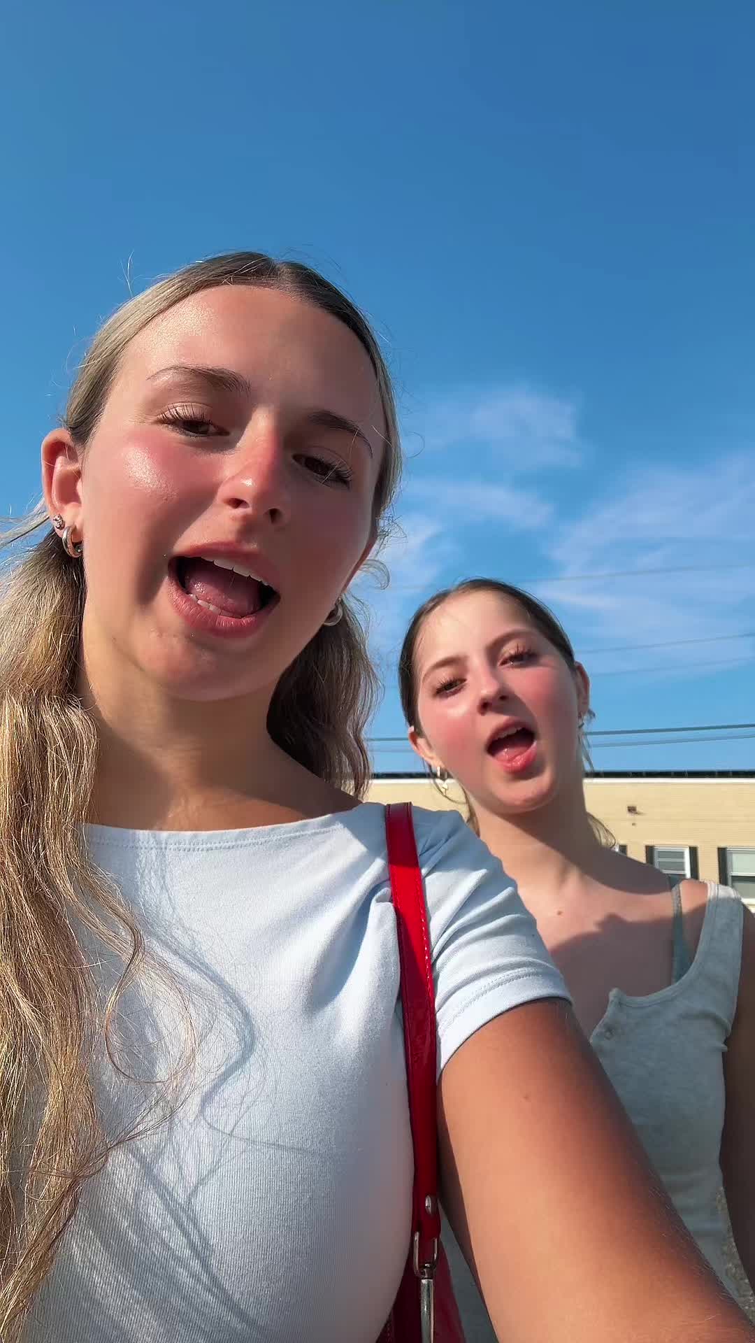 @beccayoungie