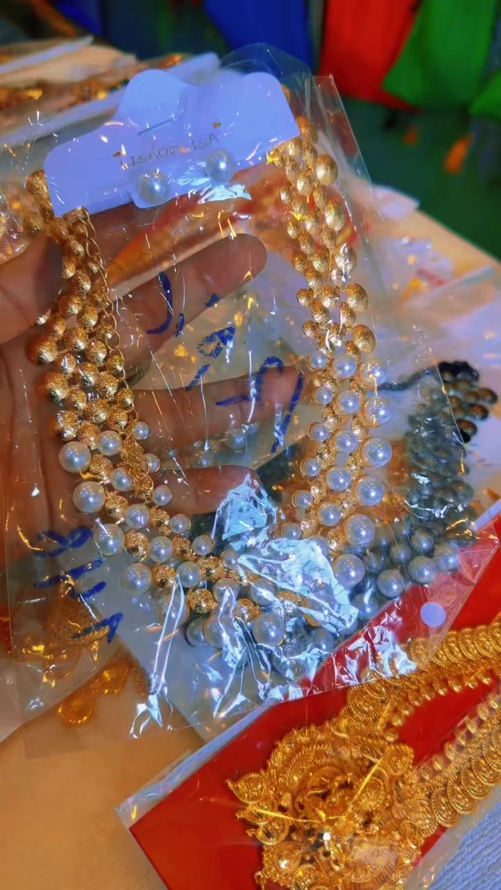 @🧿Divya thakuri 🧿( designer )