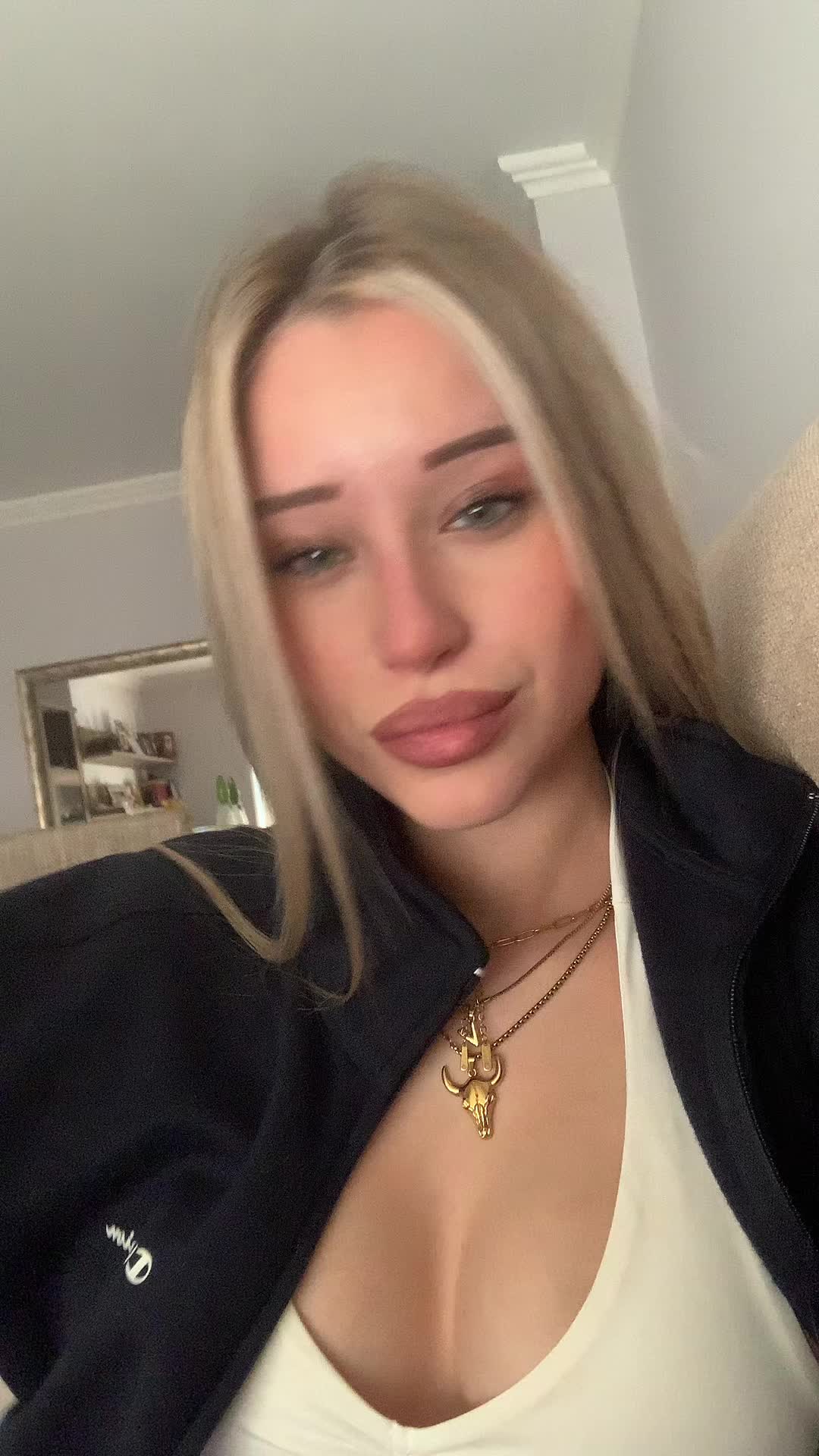 @veronicaalopezz