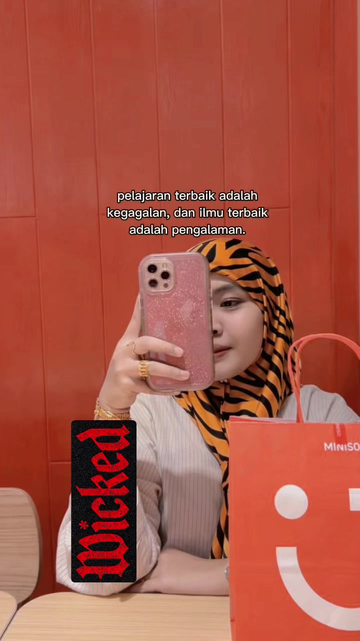 @NadzirahAqilah🦋༘⋆