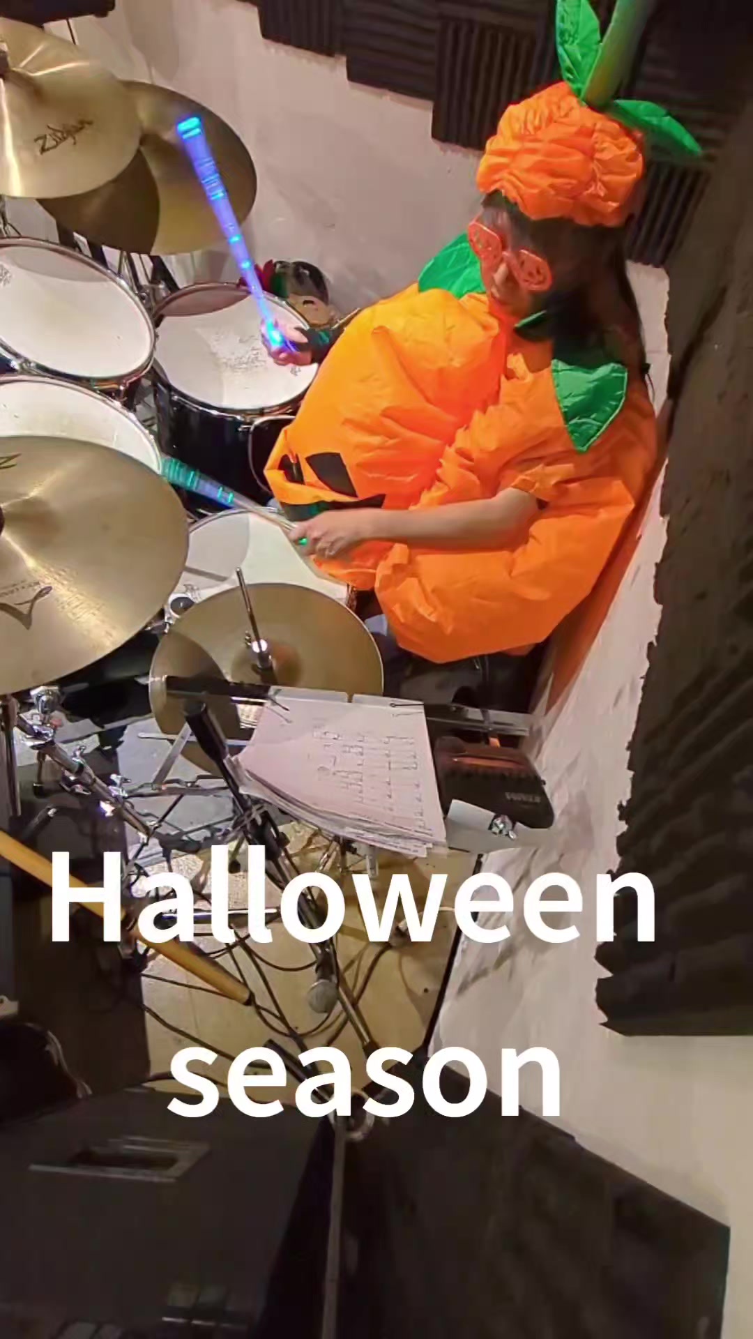 @KINGofNEON