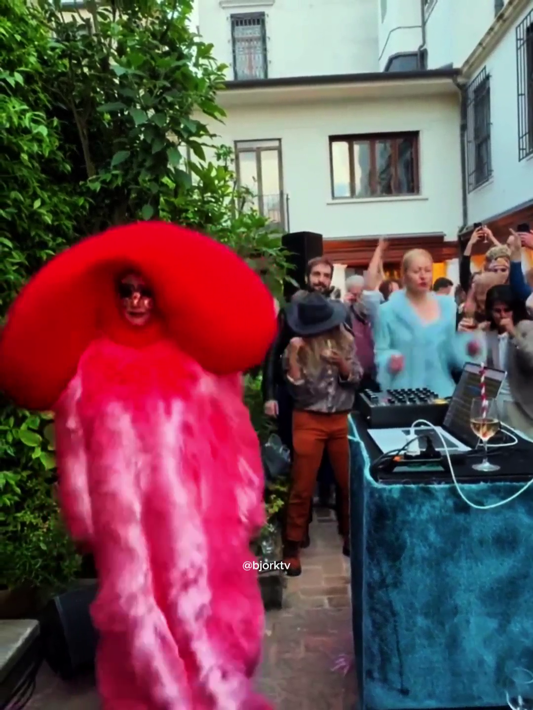 @björk