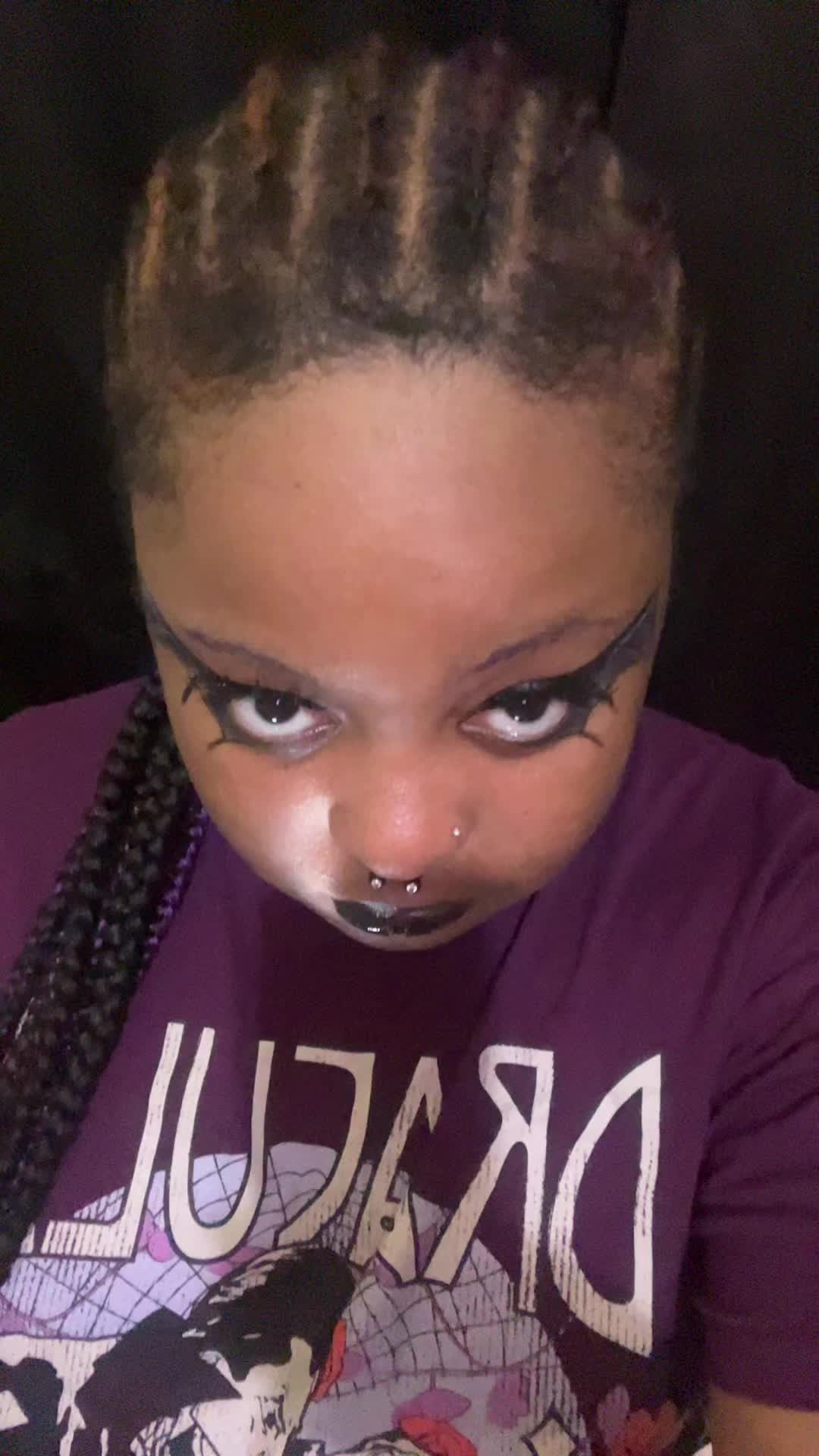 @Autumn 🍂 🖤🧛🏾