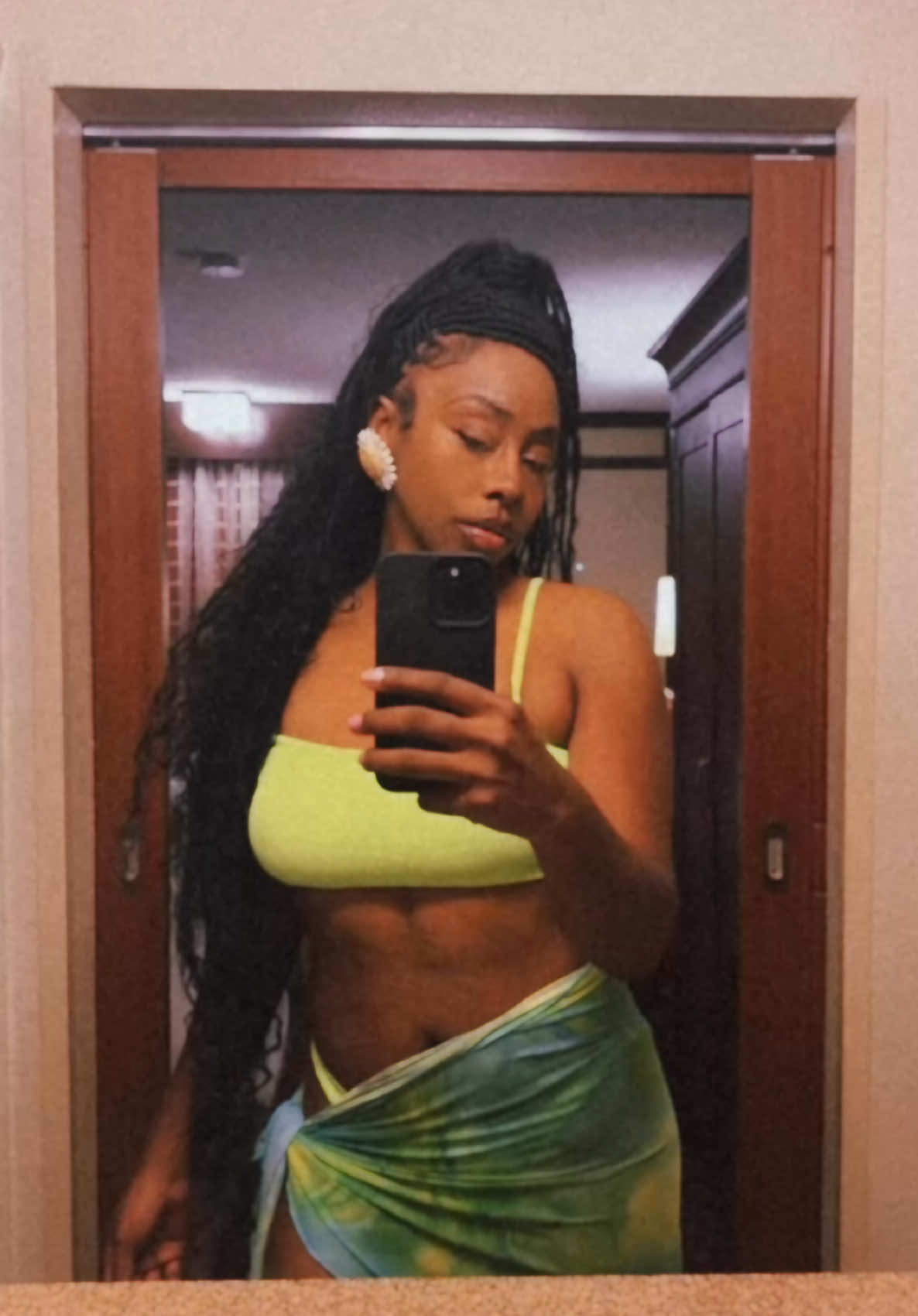 @Iamtravia