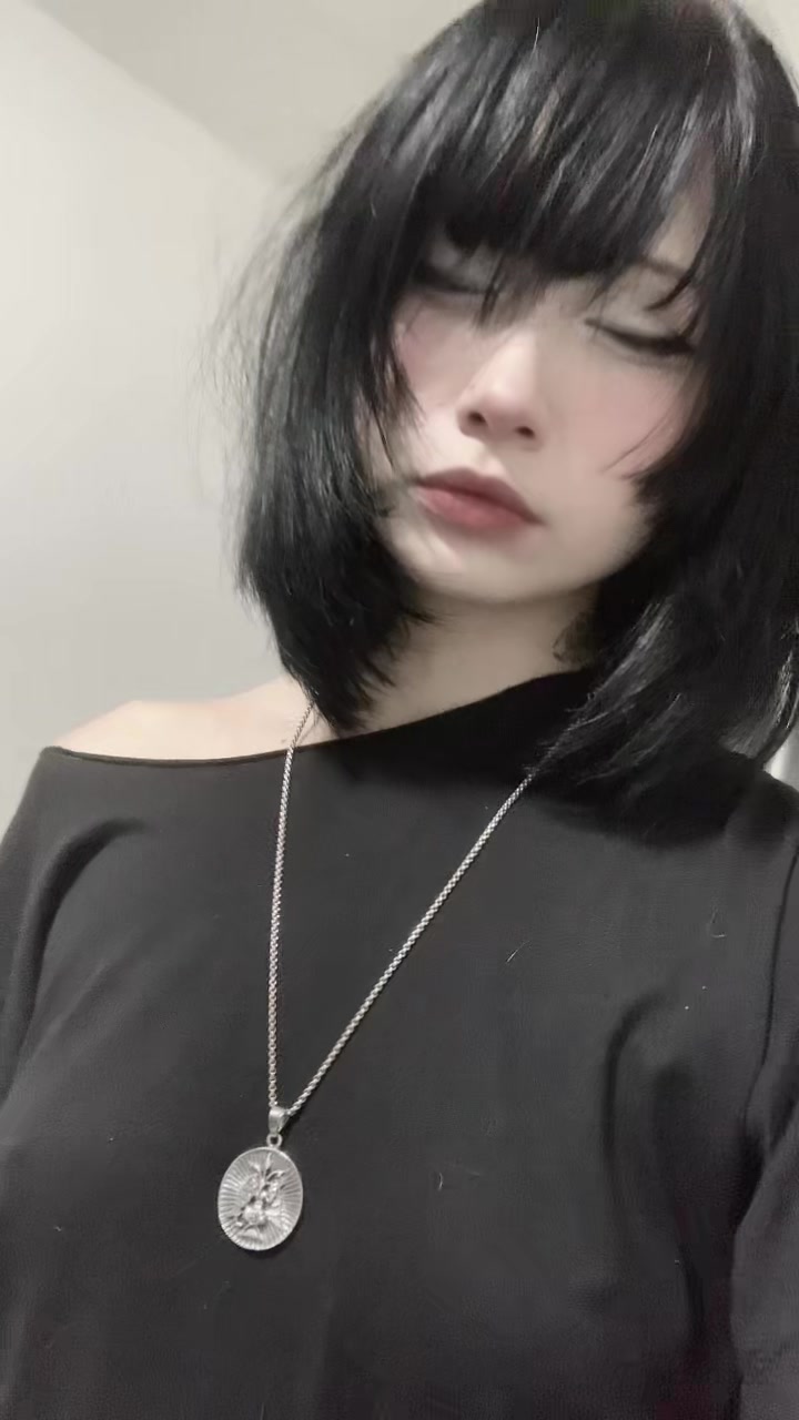 @bella⛧