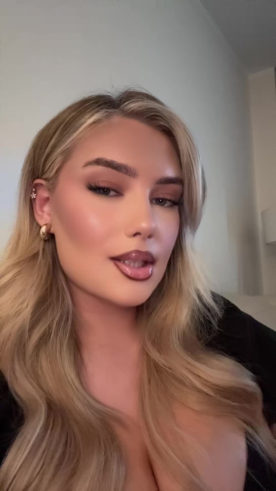 @𝐄𝐃𝐎𝐍𝐀